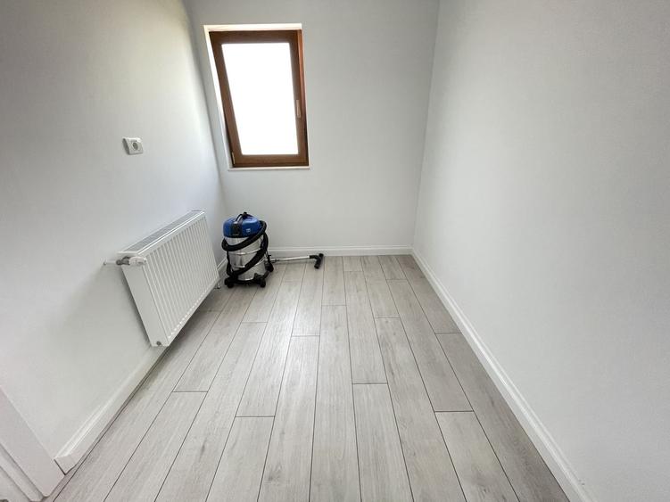 Duplex cu 4 camere cu Canalizare în Dumbrăvița