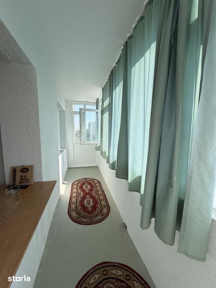 Apartament cu 3 camere decomandat în Berceni