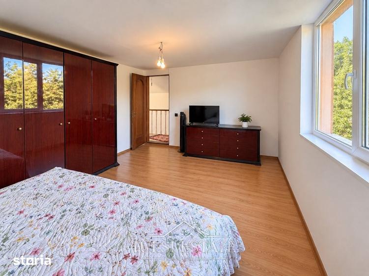 Casă cu 3 camere cu Teren 2203 Mp în Bărcănești