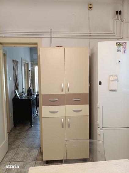 Apartament cu 3 camere decomandat în Ștefan cel Mare