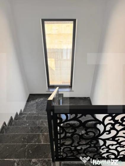 Casă cu 4 camere cu Teren 373 Mp în Central