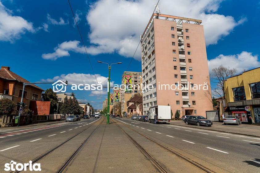 Apartament cu 2 camere decomandat, mobilat în Romanilor