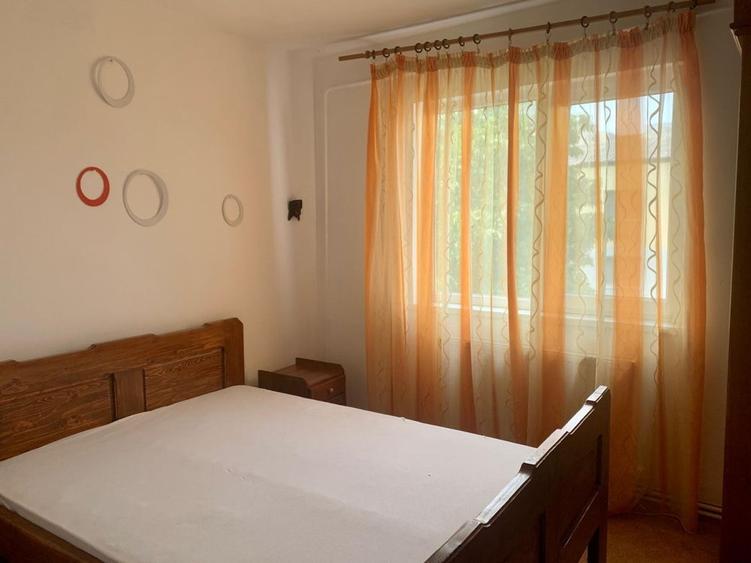Apartament cu 2 camere semidecomandat, mobilat în Păcurari