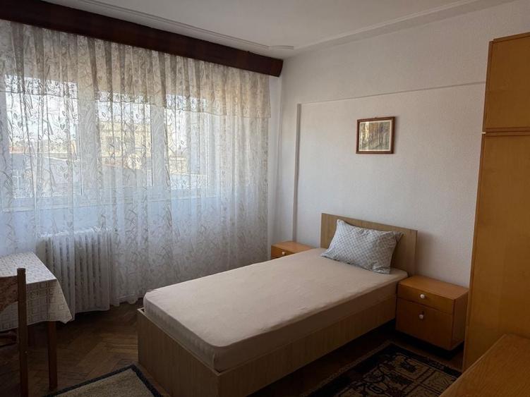 Apartament cu 3 camere decomandat în Ultracentral