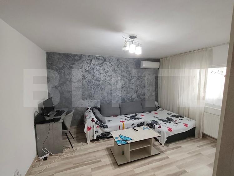 Apartament cu 3 camere decomandat, mobilat în Micro 6