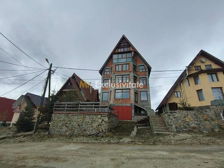 Hotel/Pensiune, de 706 mp, în Rânca