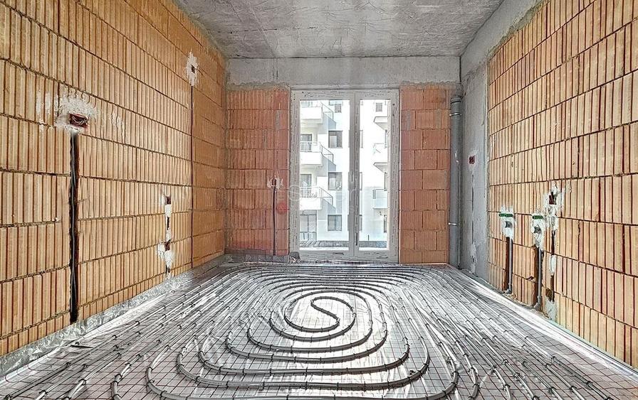 Apartament cu 3 camere decomandat în Noua