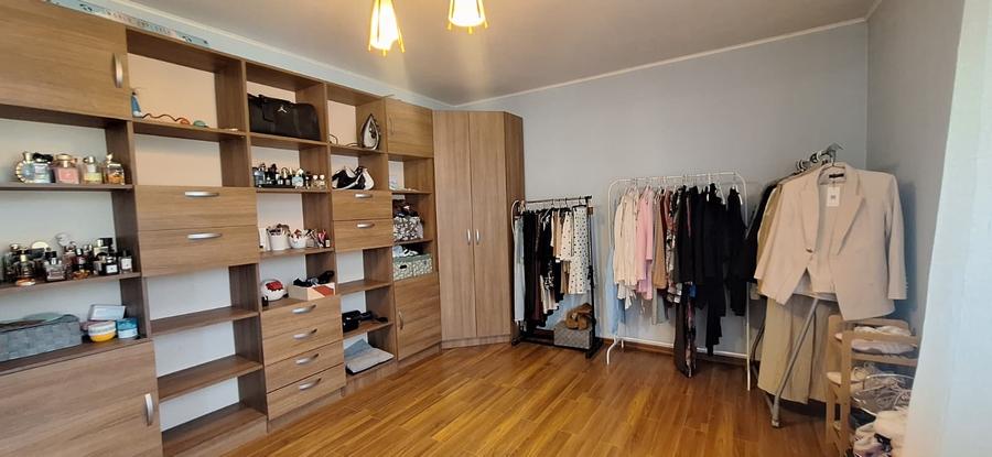 Apartament cu pod amenajat, complet mobilat, pe Strada Florilor - 13