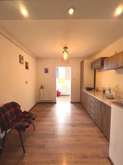 Apartament cu 2 camere decomandat în Est