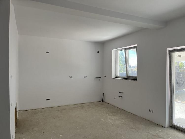 Casă cu 3 camere în Moșnița Veche