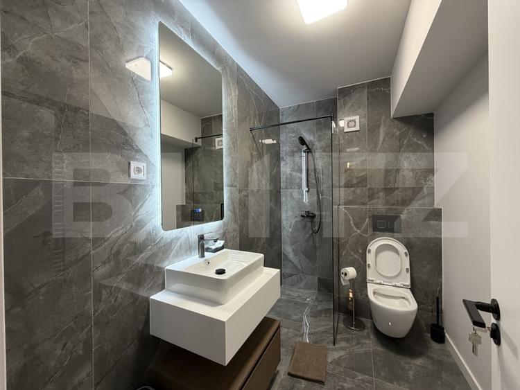 Apartament cu 2 camere semidecomandat, mobilat în Florești