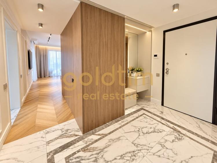Apartament cu 5 camere semidecomandat, mobilat în Herăstrău