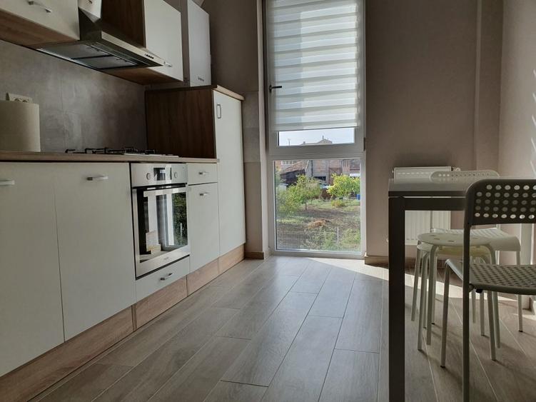 Apartament cu 2 camere semidecomandat în Bucovina