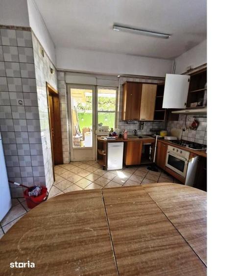 Casă cu 7 camere cu Teren 340 Mp în Muncii