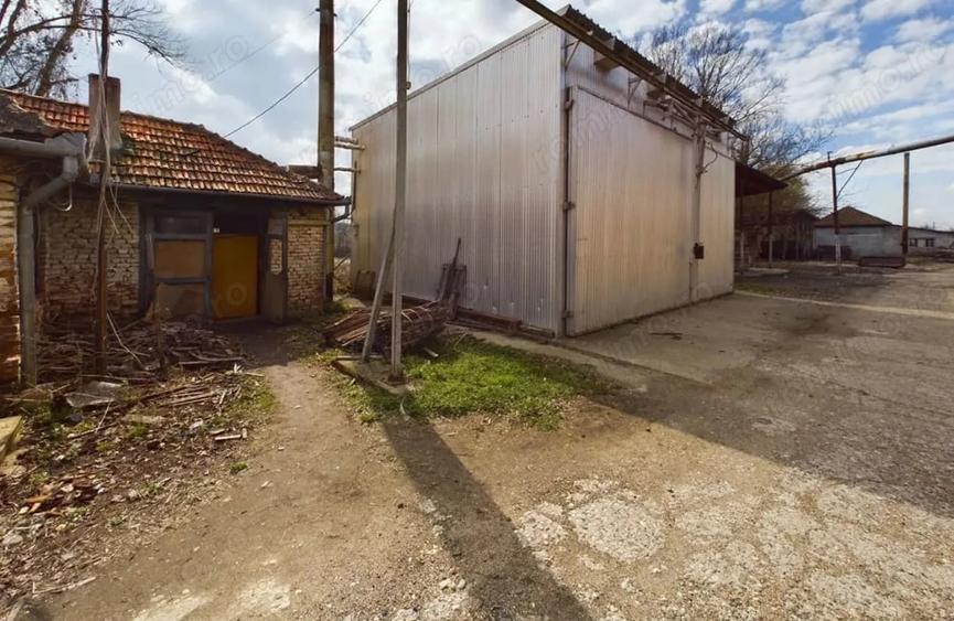 Spațiu comercial, de 1,280 mp, în Șoimoș