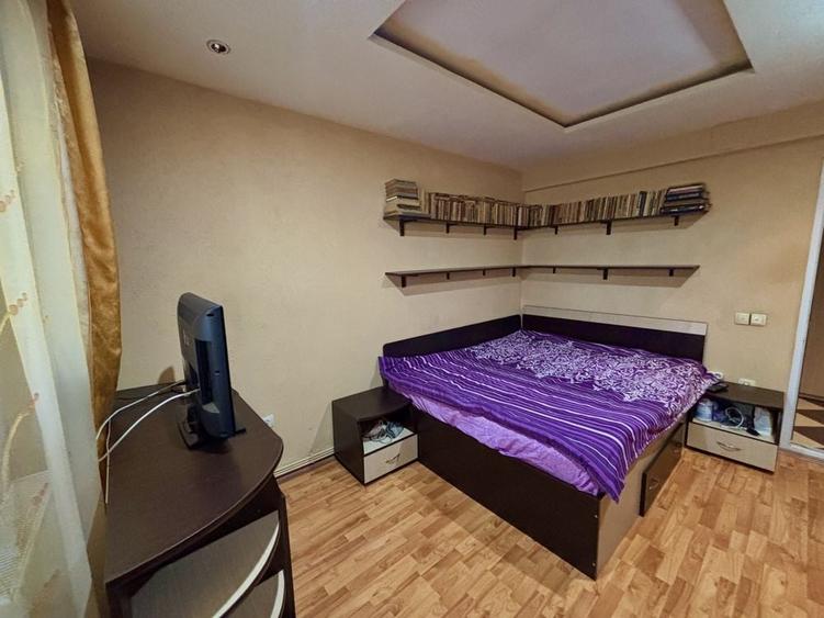 Apartament cu 2 camere decomandat în Exterior Vest