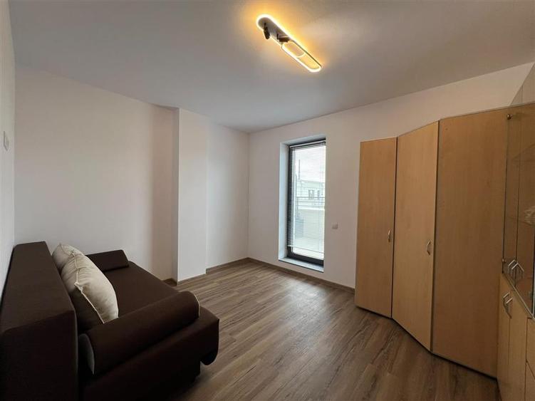 Apartament cu 4 camere decomandat în Orașul Vechi
