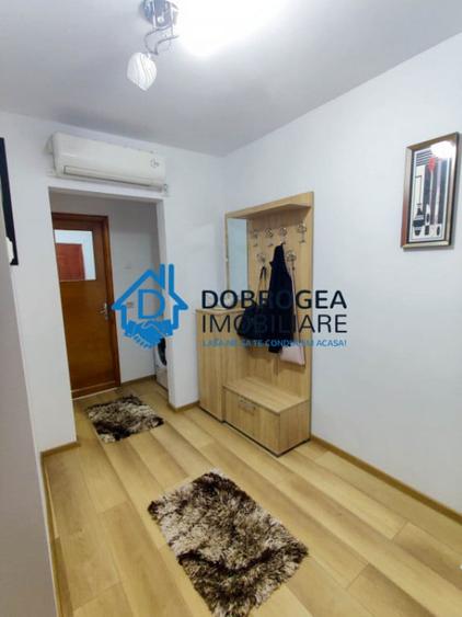 Apartament cu 2 camere decomandat în E3
