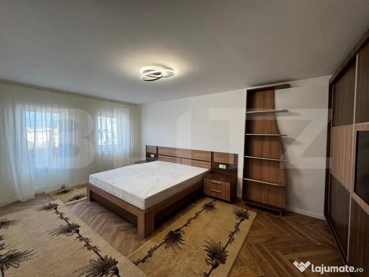 Apartament cu 4 camere decomandat în Central