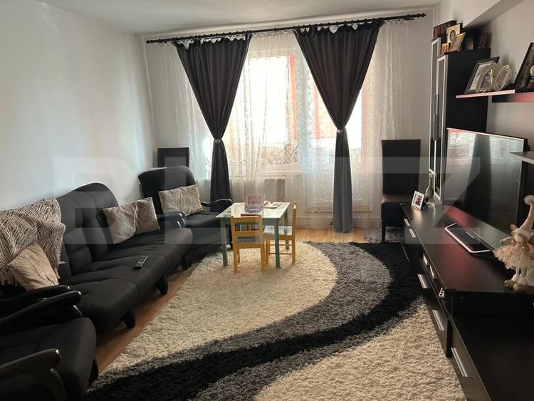 Apartament cu 3 camere decomandat, mobilat în Reghin