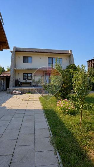 Casă individuală cu 5 camere cu Teren 644 Mp în Berceni