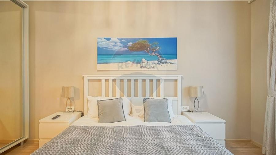 Apartament cu 2 camere decomandat, mobilat în Tractorul