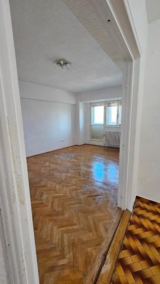 Apartament cu 4 camere decomandat în 13 Septembrie