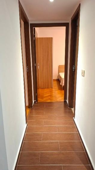 Apartament cu 3 camere decomandat în Răcădău