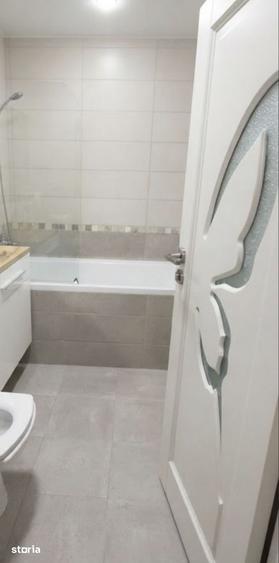 Apartament cu 3 camere decomandat în Băneasa