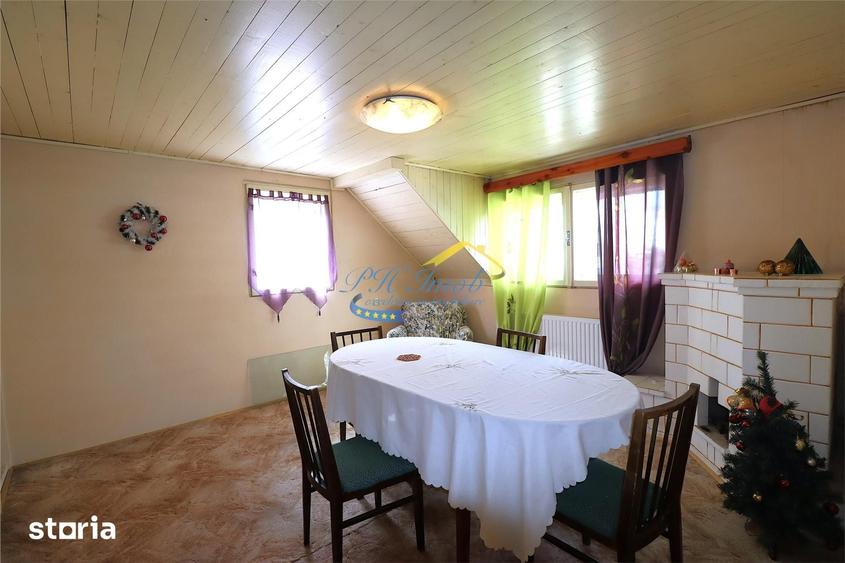 Casă cu 7 camere cu Teren 463 Mp în Central