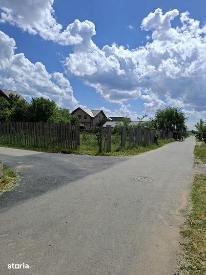 Teren de 1000 mp, în Petrăchioaia