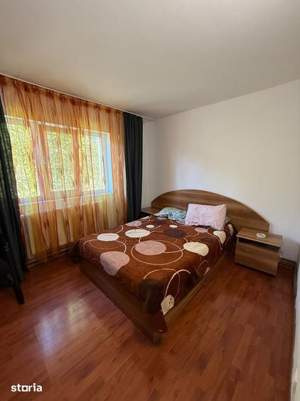 Apartament cu 3 camere semidecomandat în Brazda lui Novac