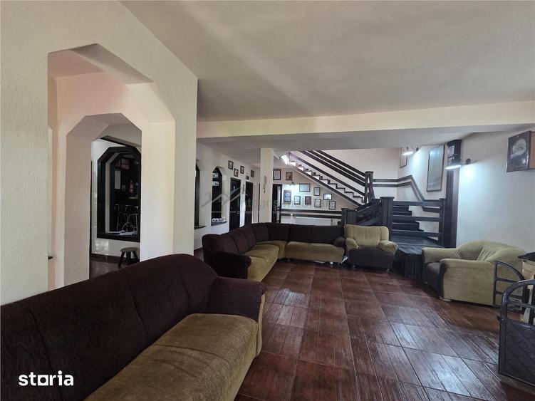 Casă cu Teren 2766 Mp în Sânmartin