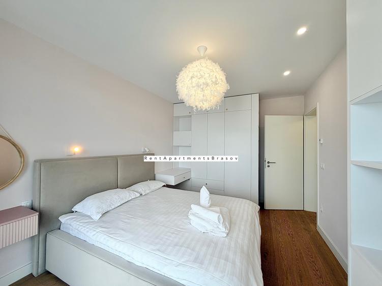 Apartament cu 4 camere decomandat în Tractorul