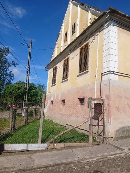 Casă cu 4 camere cu Teren 1075 Mp în Bălcaciu