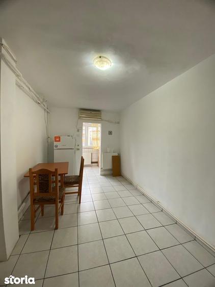 Apartament cu 2 camere decomandat în Craiovița Nouă