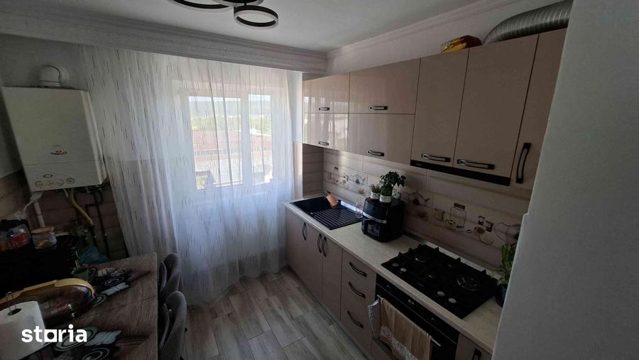 Apartament cu 3 camere în Mărăcineni