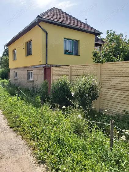 Casă cu 3 camere cu Teren 1683 Mp în Băgara