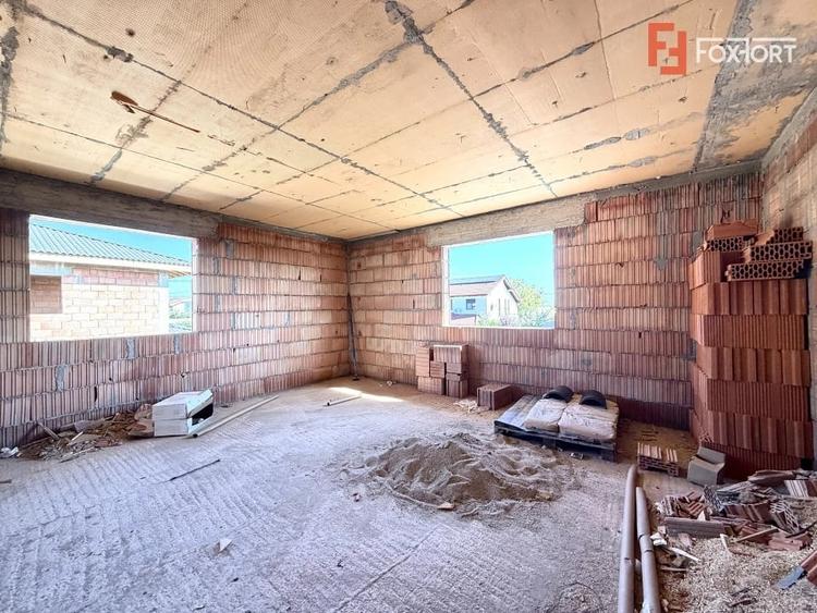 Casă cu 5 camere cu Teren 360 Mp în Sânandrei