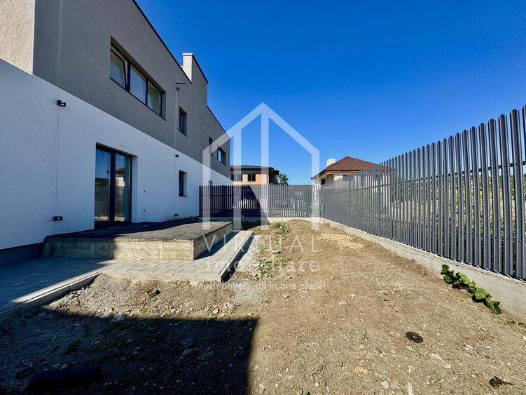 Duplex cu 4 camere cu Canalizare în Gușterița
