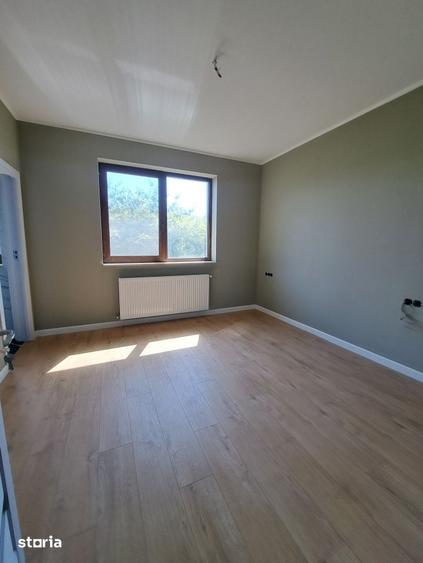 Casă cu 3 camere cu Teren 480 Mp în Recea