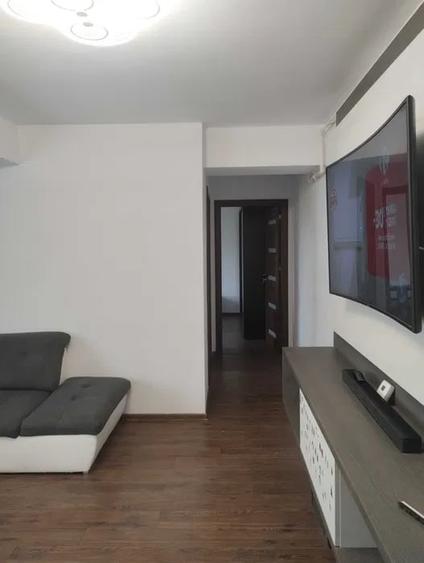 Apartament cu 2 camere semidecomandat, mobilat în Aurel Vlaicu