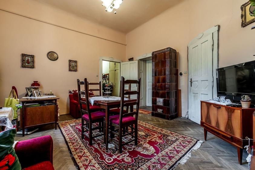Apartament cu 4 camere decomandat în Ultracentral