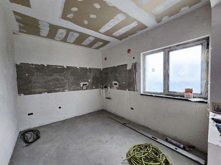 Casă cu 3 camere cu Teren 250 Mp în Tunari
