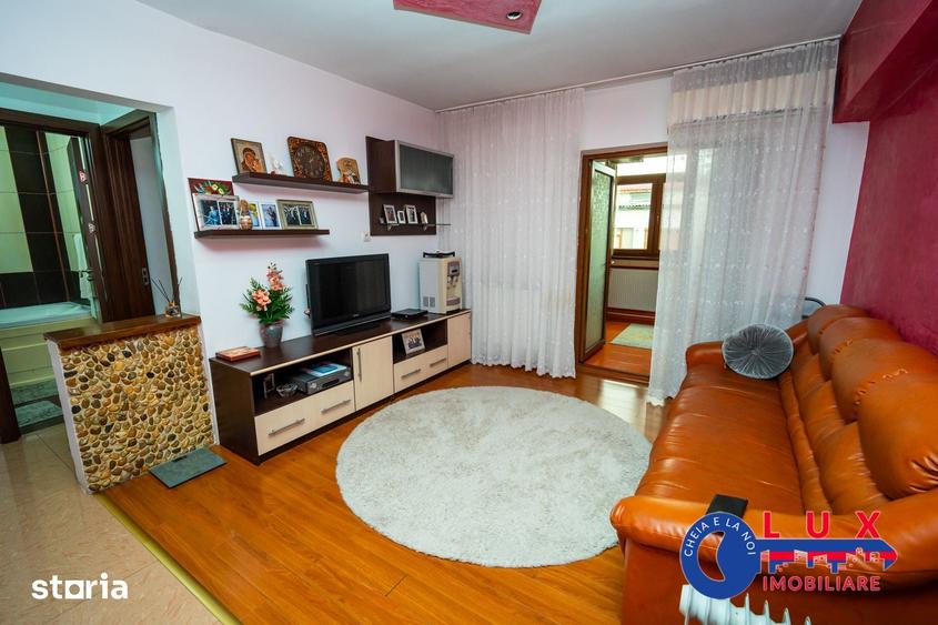 Apartament cu 3 camere decomandat în Babadag