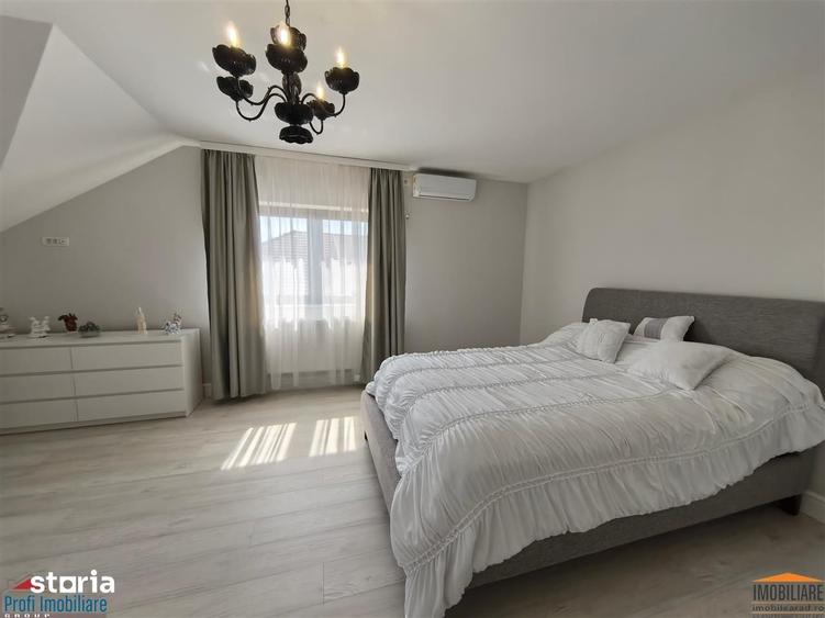 Casă cu 6 camere cu Teren 1523 Mp în Livada
