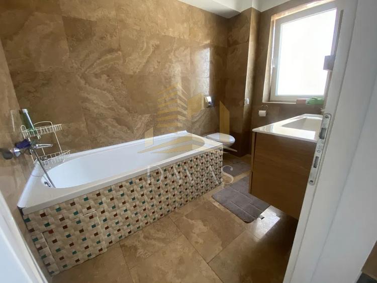 Apartament cu 4 camere semidecomandat, mobilat în Borhanci