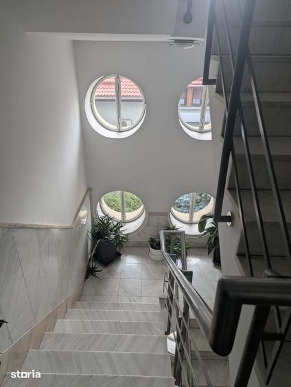 Casă cu 5 camere decomandat cu Teren 89 Mp în Străulești