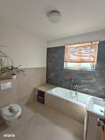 Apartament cu 3 camere în Mărăști