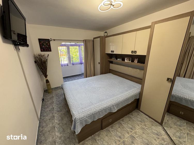 Apartament cu 4 camere decomandat în Micro 16